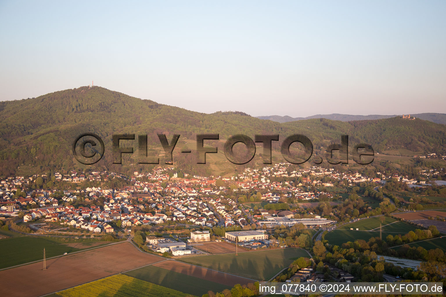 Zwingenberg dans le département Hesse, Allemagne vue d'en haut