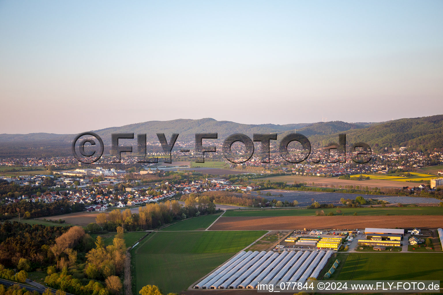 Enregistrement par drone de Zwingenberg dans le département Hesse, Allemagne