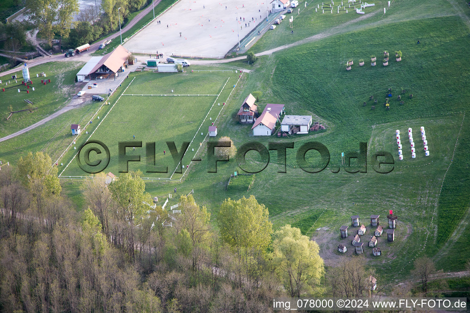 Neewiller-près-Lauterbourg dans le département Bas Rhin, France depuis l'avion