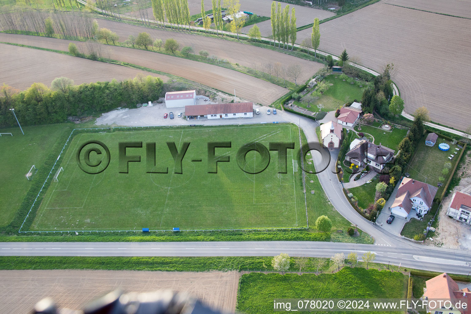 Neewiller-près-Lauterbourg dans le département Bas Rhin, France vue d'en haut