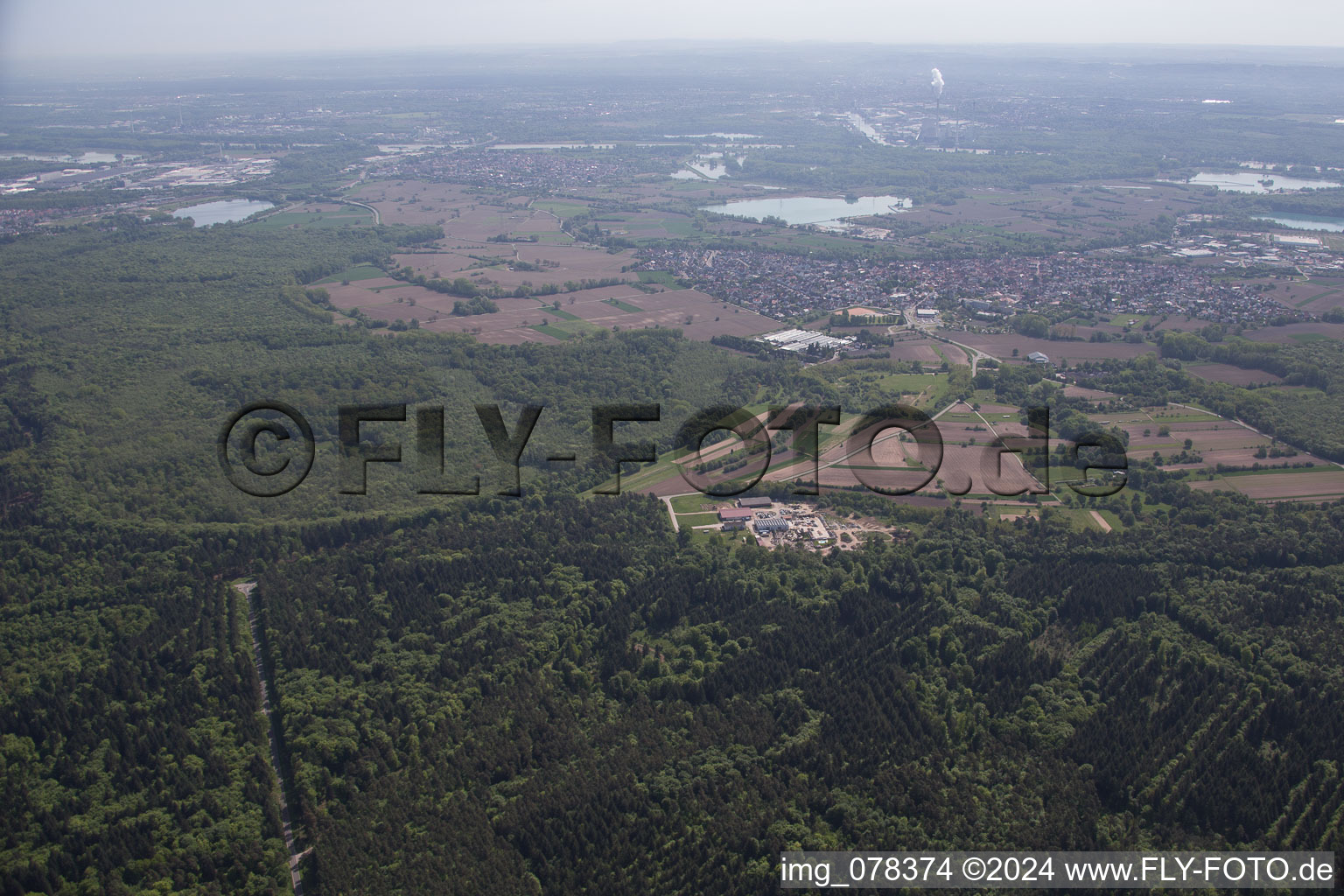 Vue d'oiseau de Hagenbach dans le département Rhénanie-Palatinat, Allemagne