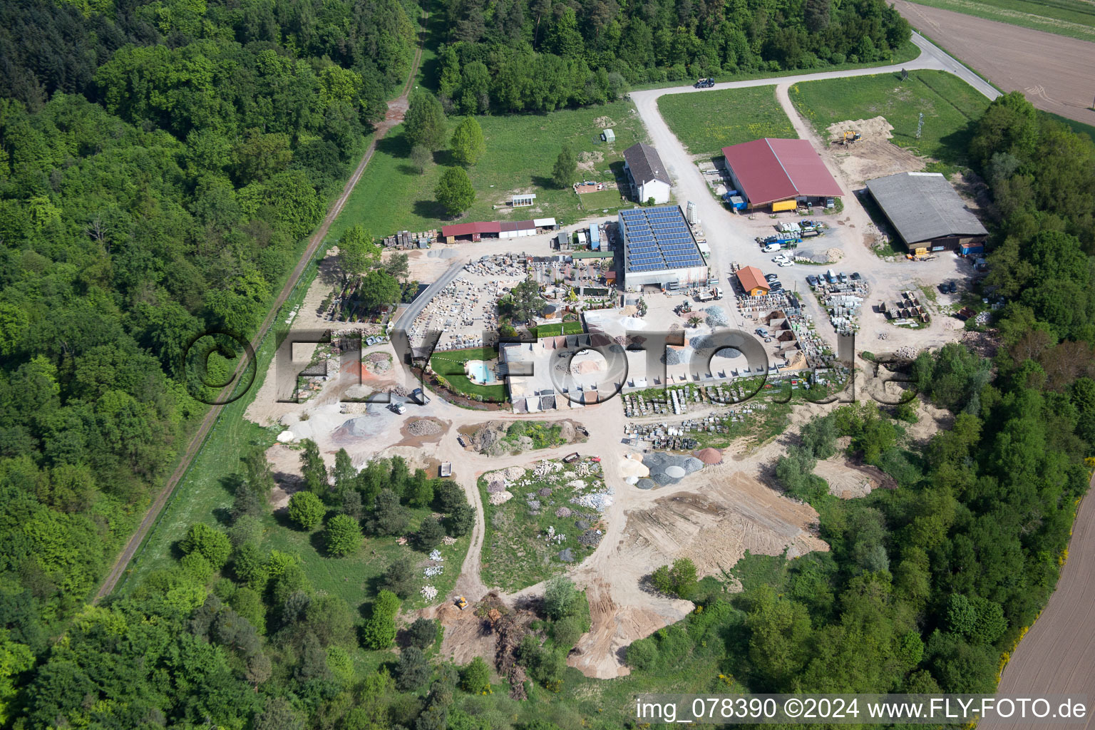 Aménagement paysager et jardin du Palatinum à Hagenbach dans le département Rhénanie-Palatinat, Allemagne vue du ciel