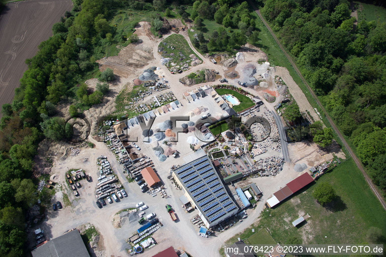 Enregistrement par drone de Aménagement paysager et jardin du Palatinum à Hagenbach dans le département Rhénanie-Palatinat, Allemagne