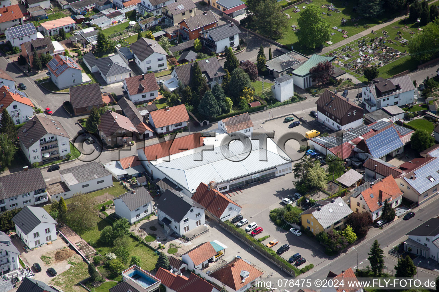 Hagenbach dans le département Rhénanie-Palatinat, Allemagne depuis l'avion