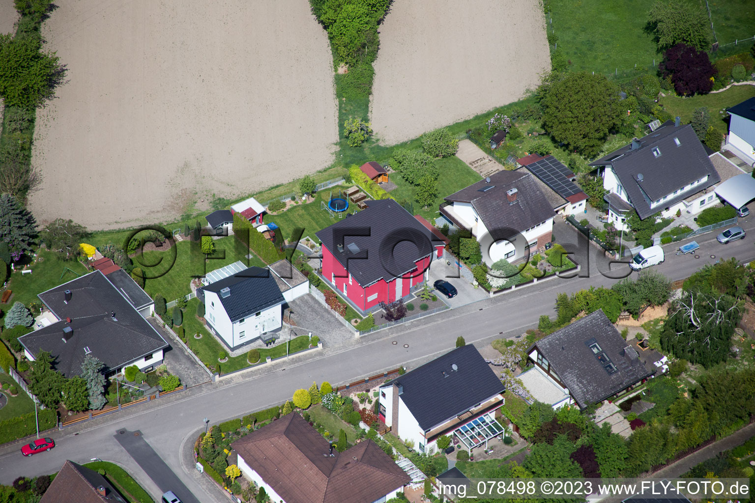 Hagenbach dans le département Rhénanie-Palatinat, Allemagne du point de vue du drone
