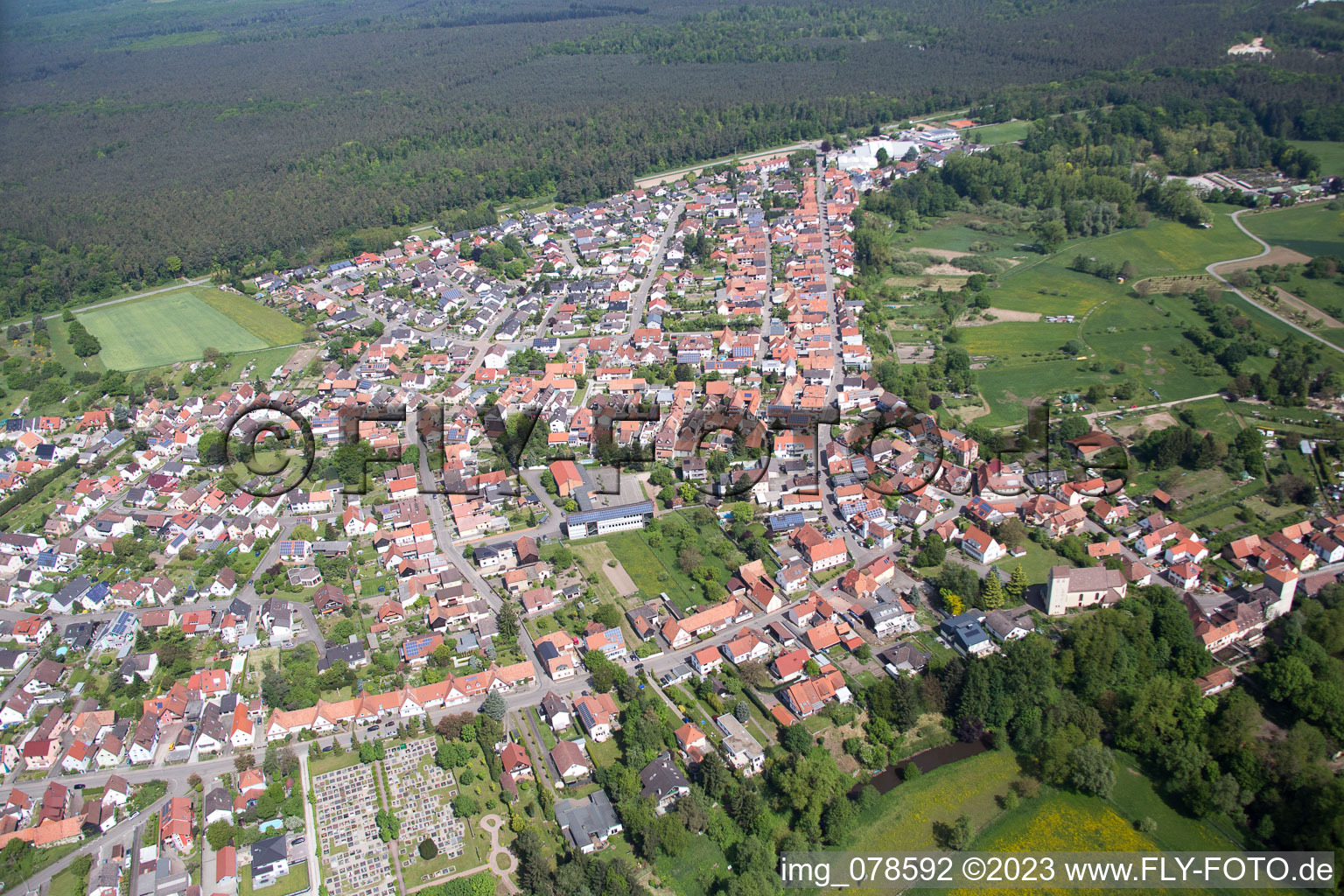 Berg dans le département Rhénanie-Palatinat, Allemagne vue d'en haut
