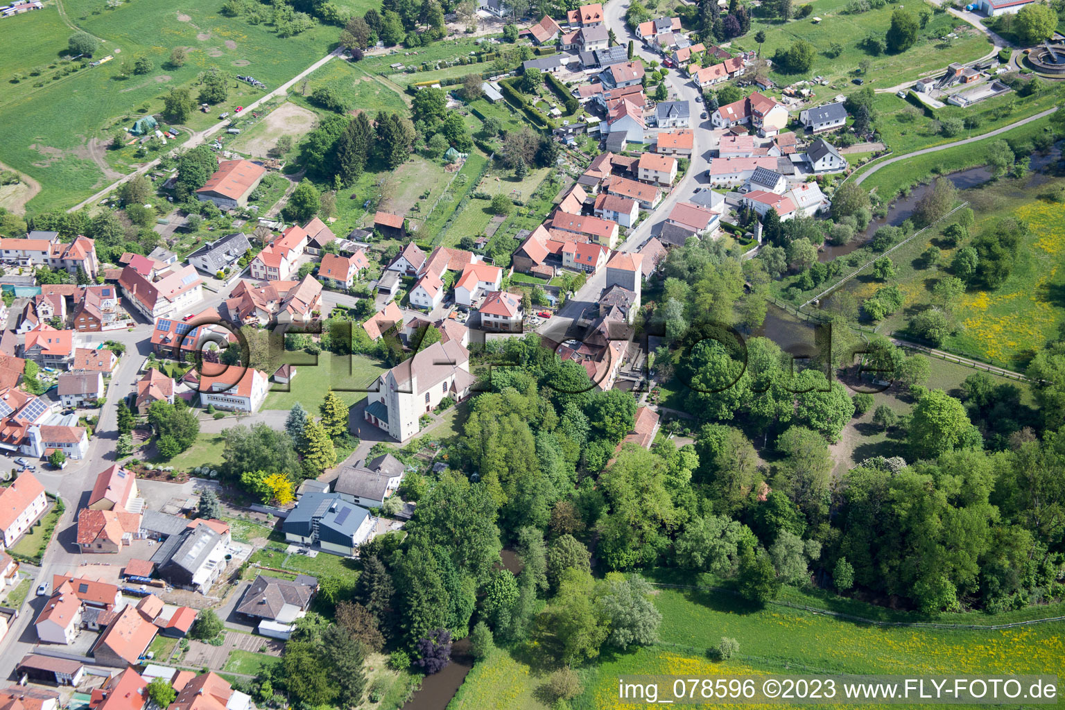 Enregistrement par drone de Berg dans le département Rhénanie-Palatinat, Allemagne