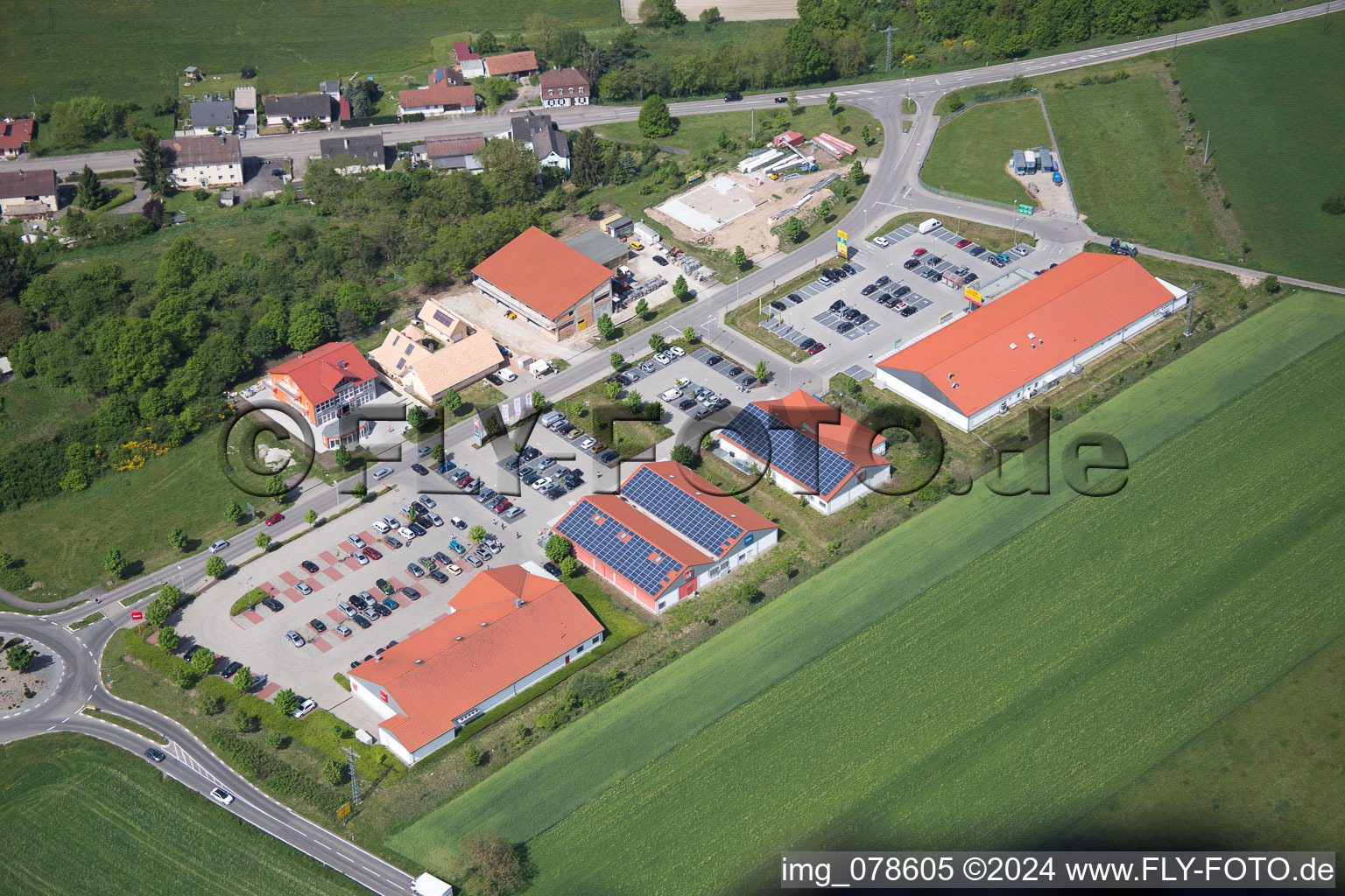 Photographie aérienne de Quartier Neulauterburg in Berg dans le département Rhénanie-Palatinat, Allemagne