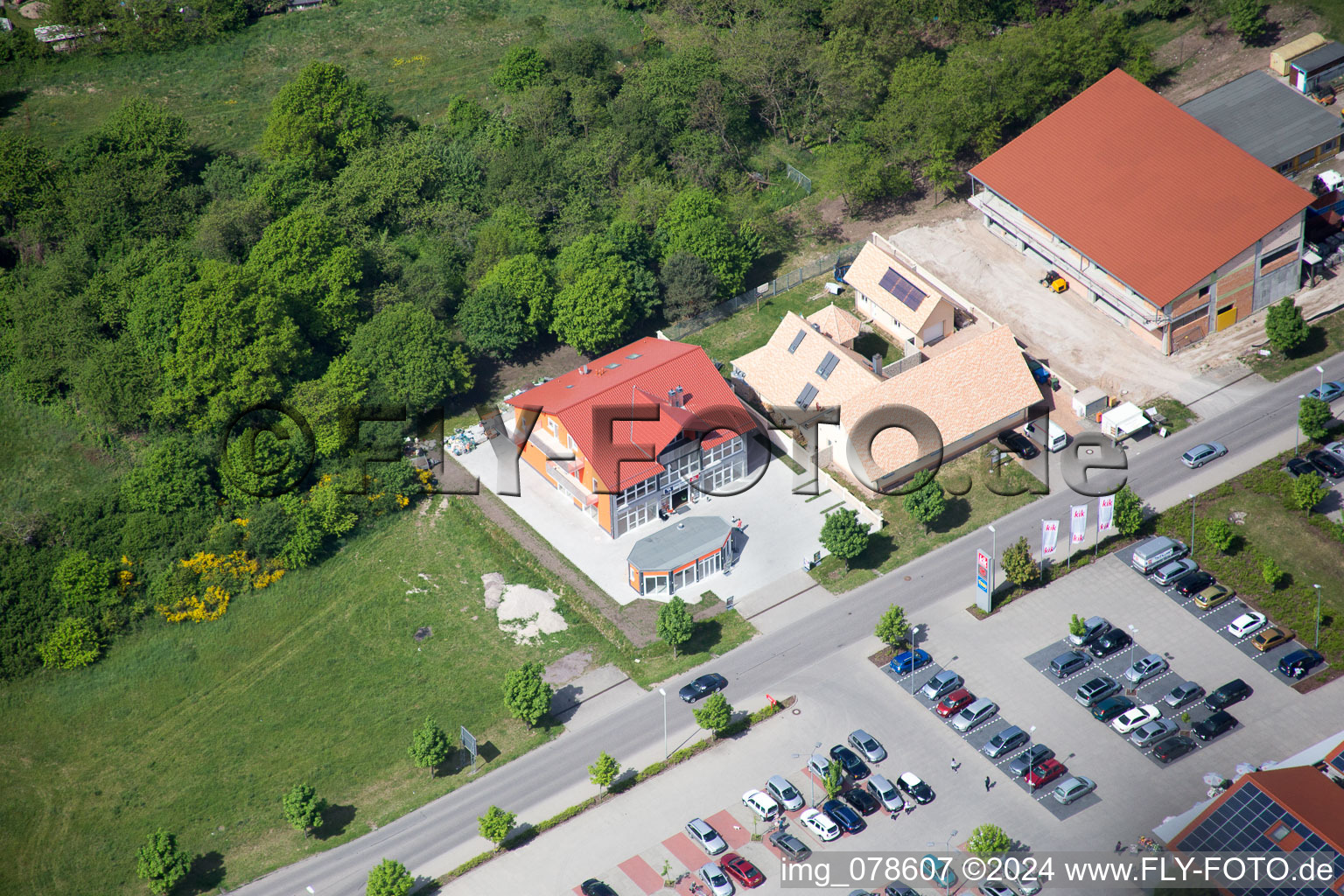 Vue aérienne de Mühläcker à le quartier Neulauterburg in Berg dans le département Rhénanie-Palatinat, Allemagne