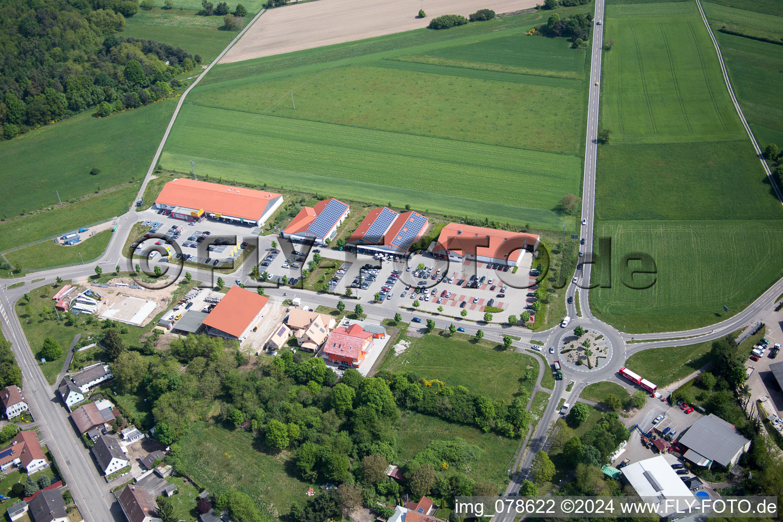 Vue oblique de Quartier Neulauterburg in Berg dans le département Rhénanie-Palatinat, Allemagne