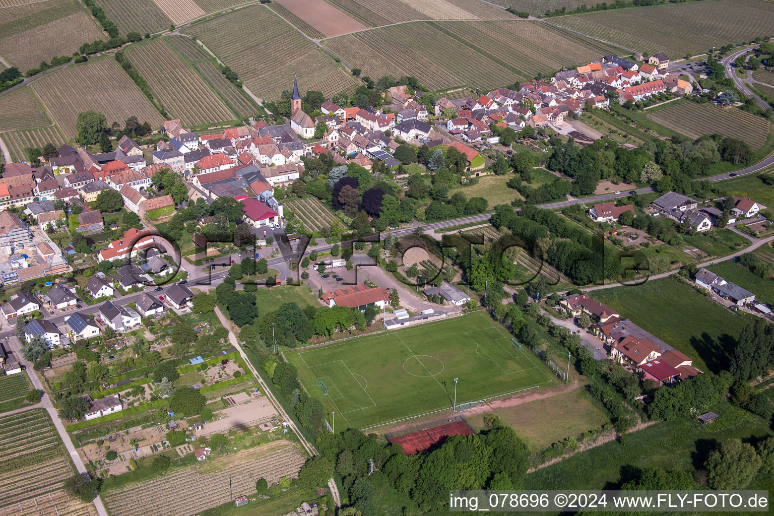 Vue oblique de Forst an der Weinstraße dans le département Rhénanie-Palatinat, Allemagne