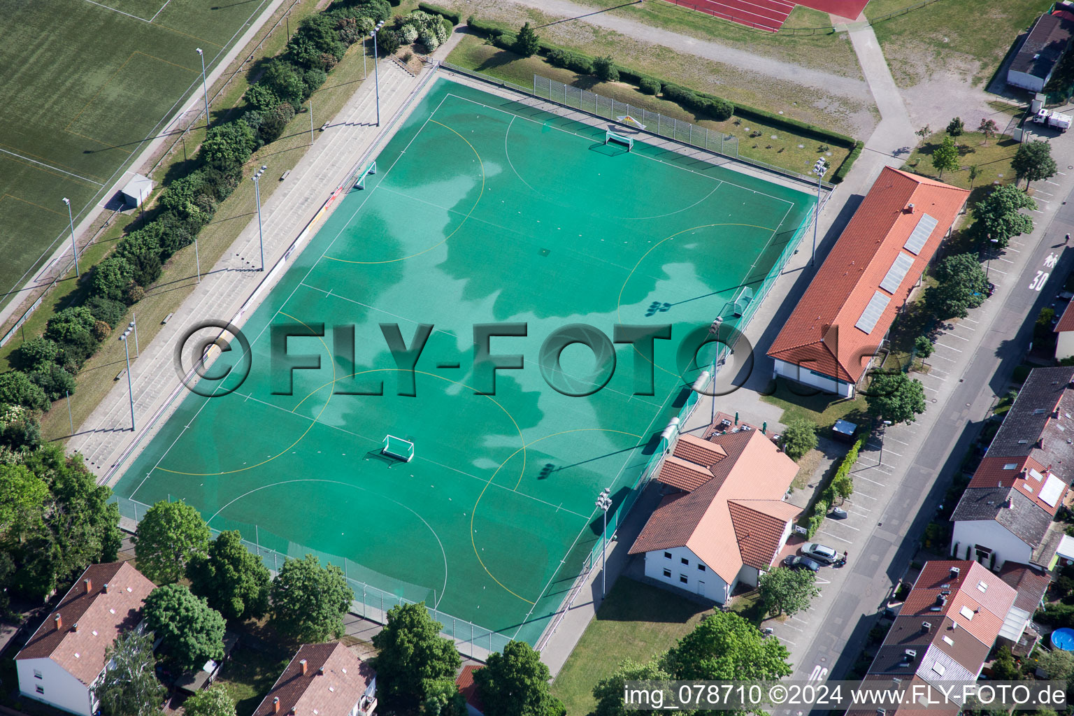 Vue aérienne de Terrain de sport du Dürkheimer Hockey Club à Bad Dürkheim dans le département Rhénanie-Palatinat, Allemagne