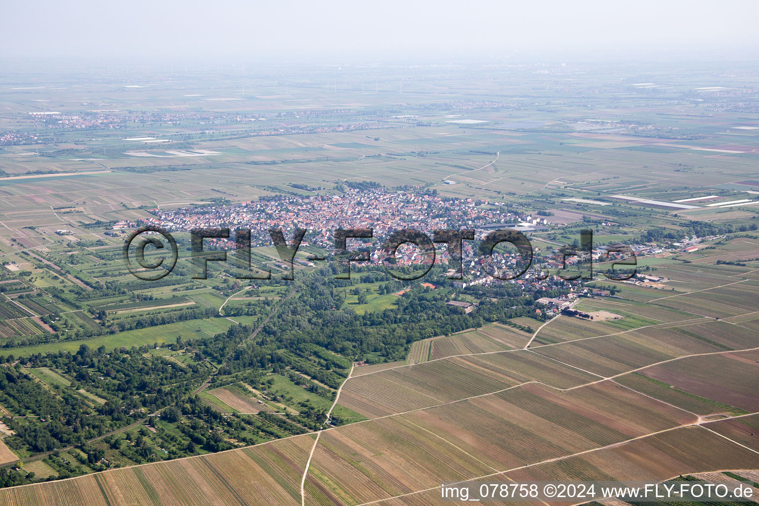 Photographie aérienne de Erpolzheim dans le département Rhénanie-Palatinat, Allemagne