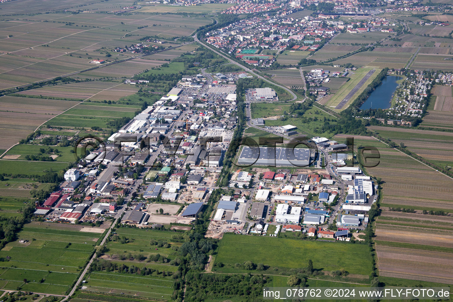 Vue aérienne de Zone industrielle Bruchstr à Bad Dürkheim dans le département Rhénanie-Palatinat, Allemagne