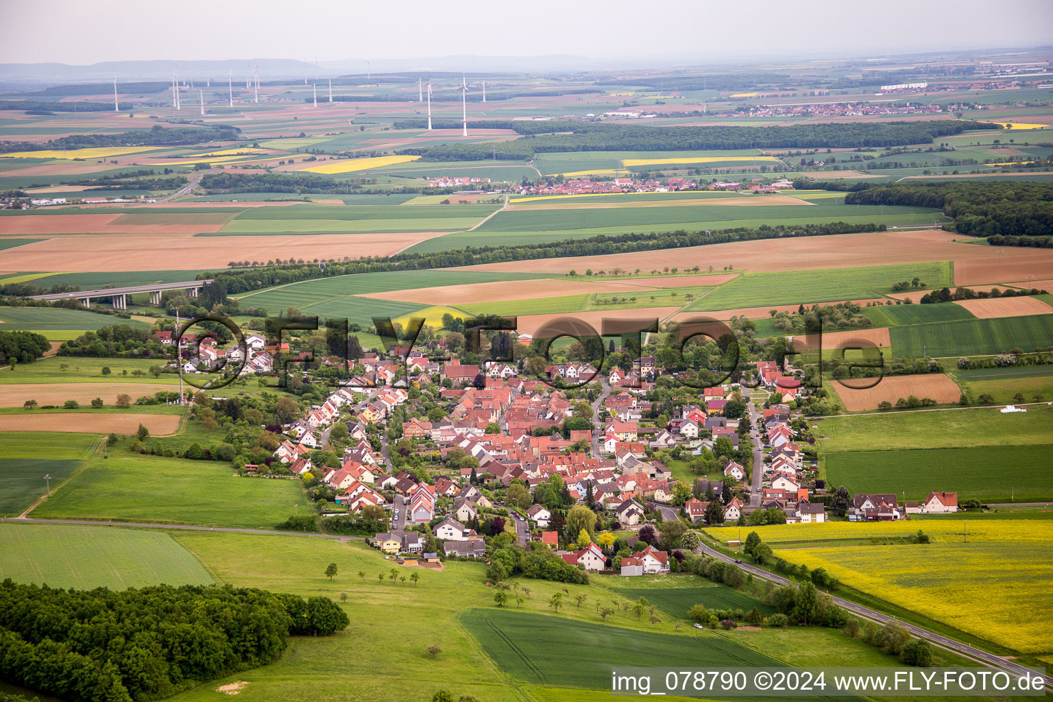 Vue aérienne de Quartier Vasbühl in Werneck dans le département Bavière, Allemagne