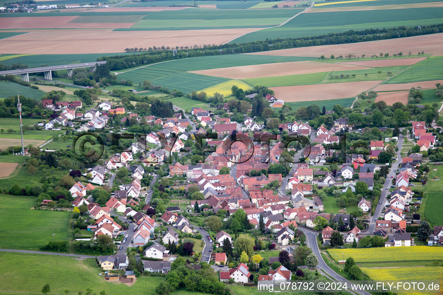 Vue aérienne de Vasbühl dans le département Bavière, Allemagne