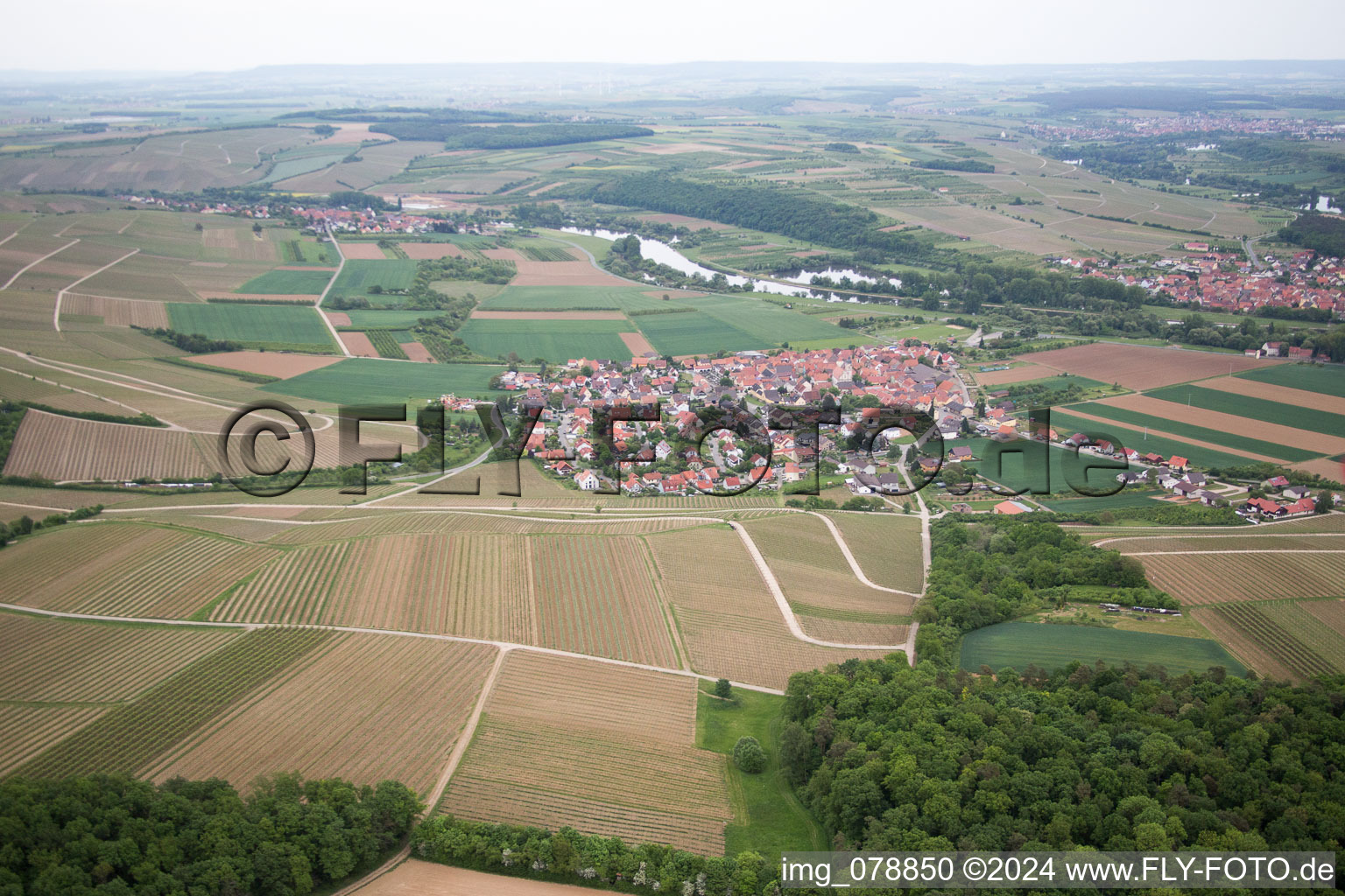 Vue aérienne de Quartier Untereisenheim in Eisenheim dans le département Bavière, Allemagne