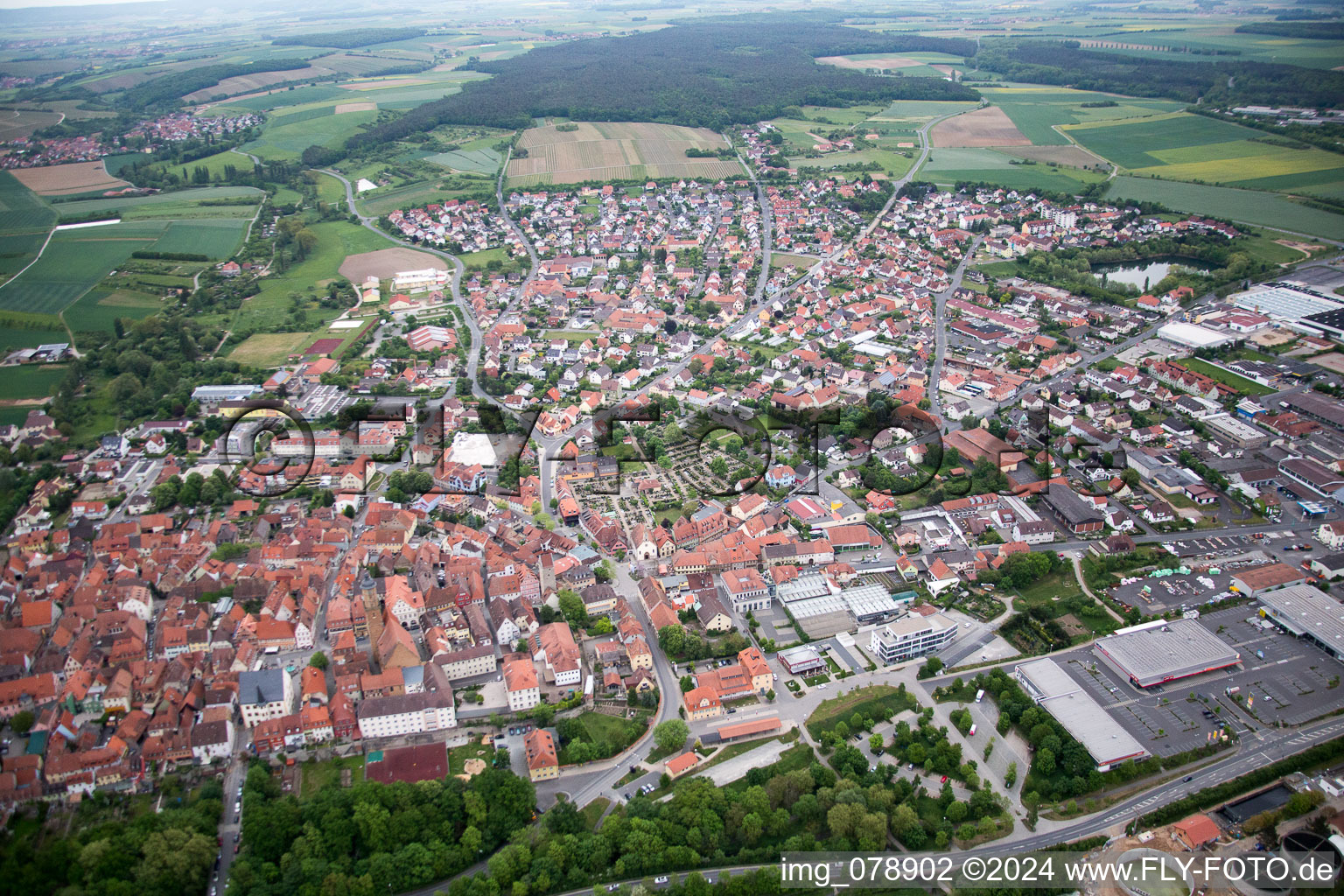 Volkach dans le département Bavière, Allemagne vue du ciel