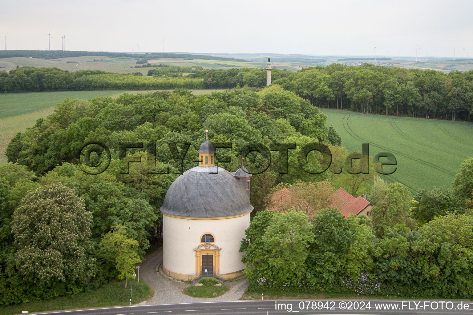 Parc du château Gaibach à le quartier Gaibach in Volkach dans le département Bavière, Allemagne d'en haut