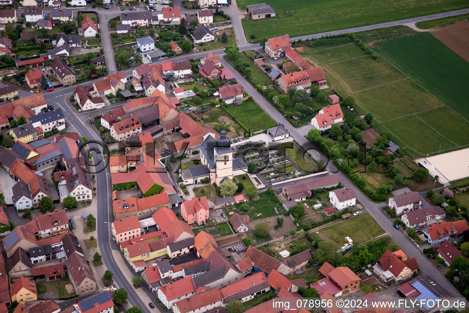 Photographie aérienne de Vue sur le village à le quartier Herlheim in Kolitzheim dans le département Bavière, Allemagne