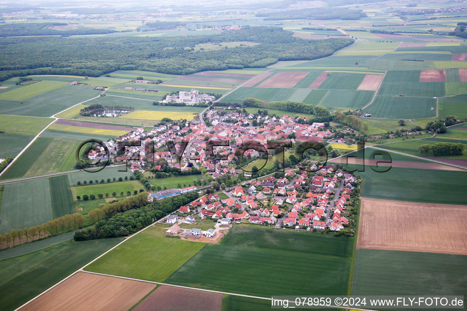 Vue aérienne de Quartier de Mönchstockheim à Sulzheim dans le département Bavière, Allemagne