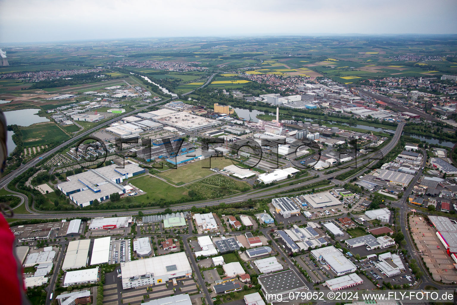 Vue aérienne de Zone industrielle à Schweinfurt dans le département Bavière, Allemagne