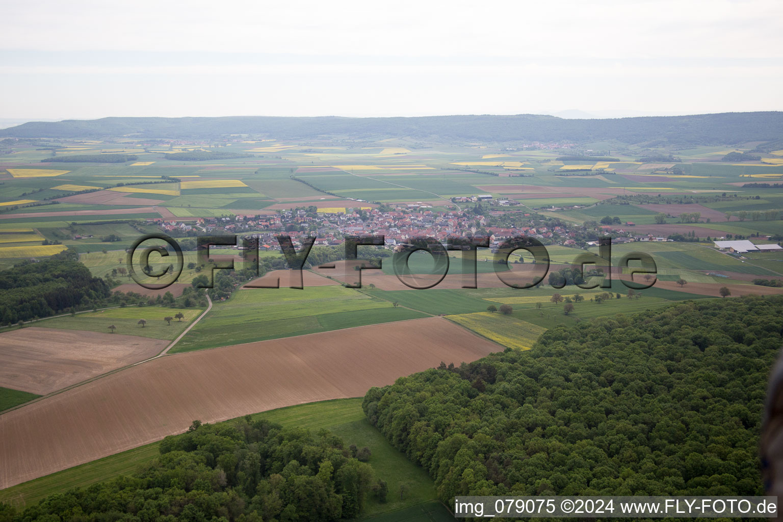 Vue aérienne de Aidhausen dans le département Bavière, Allemagne