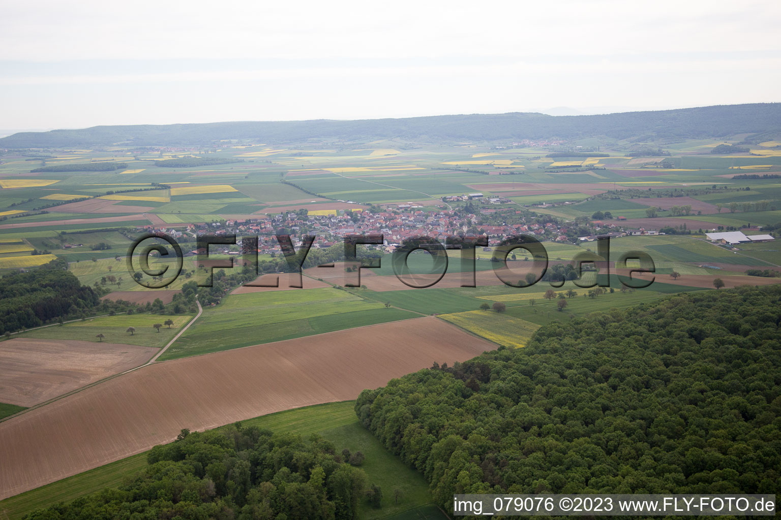 Vue aérienne de Aidhausen dans le département Bavière, Allemagne