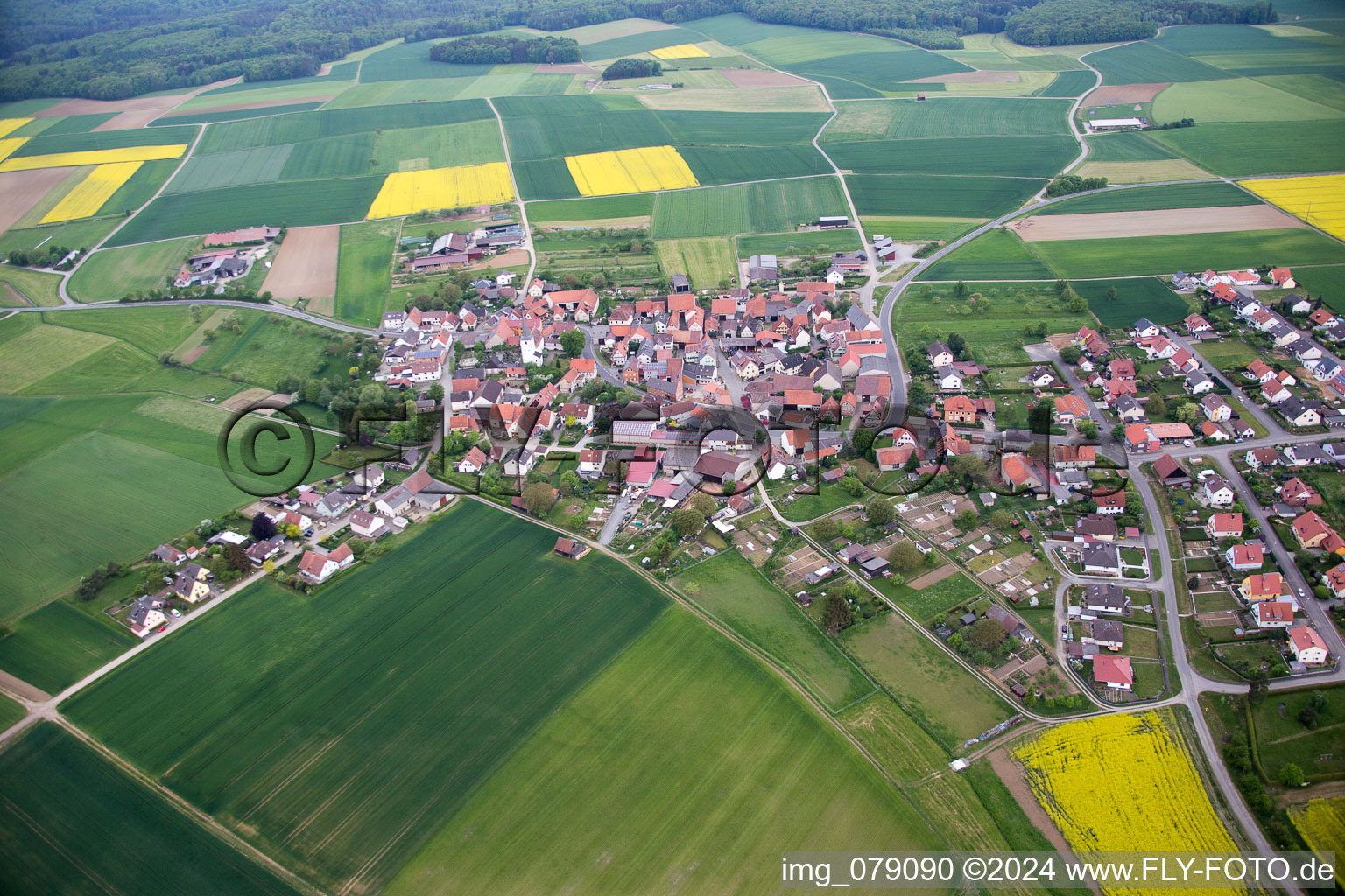 Photographie aérienne de Quartier Ebertshausen in Üchtelhausen dans le département Bavière, Allemagne