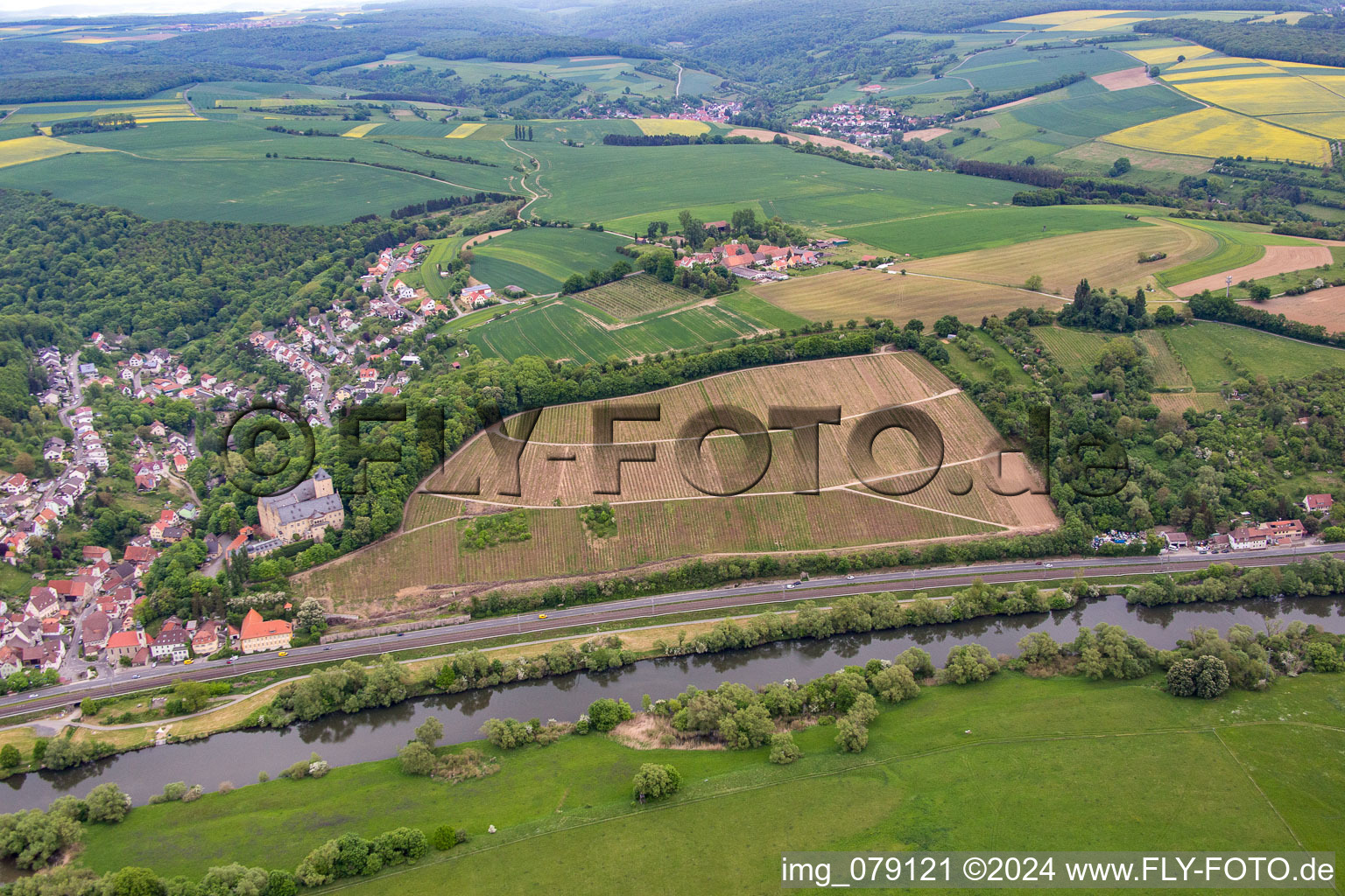 Vue aérienne de Du sud à le quartier Mainberg in Schonungen dans le département Bavière, Allemagne