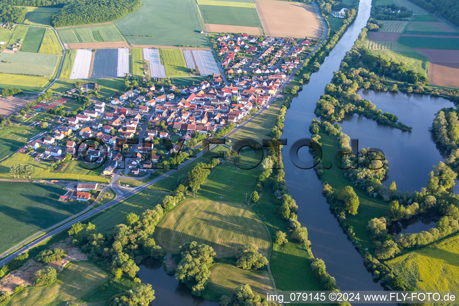 Vue aérienne de Quartier Hirschfeld in Röthlein dans le département Bavière, Allemagne