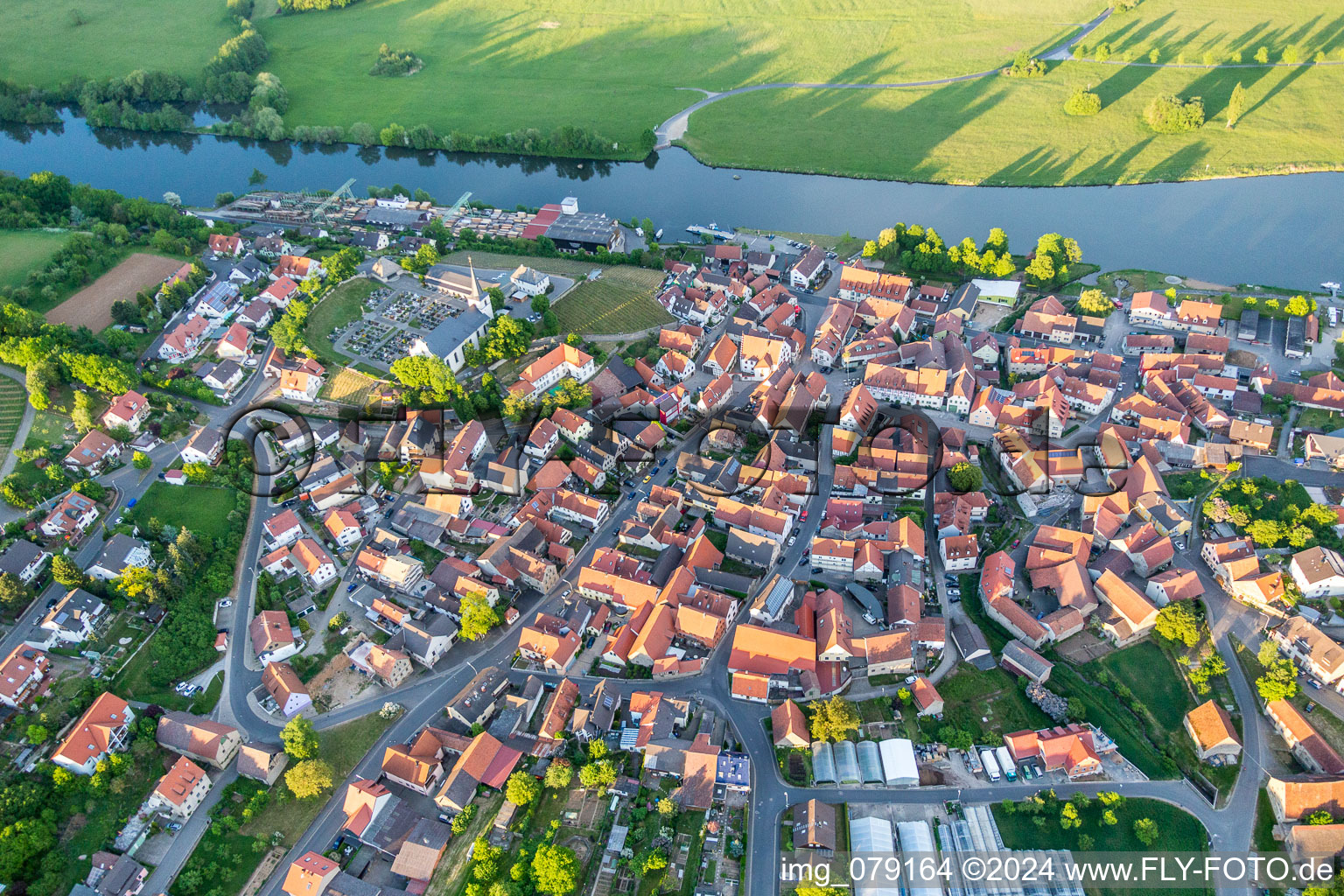 Photographie aérienne de Zones riveraines du Main à Wipfeld dans le département Bavière, Allemagne