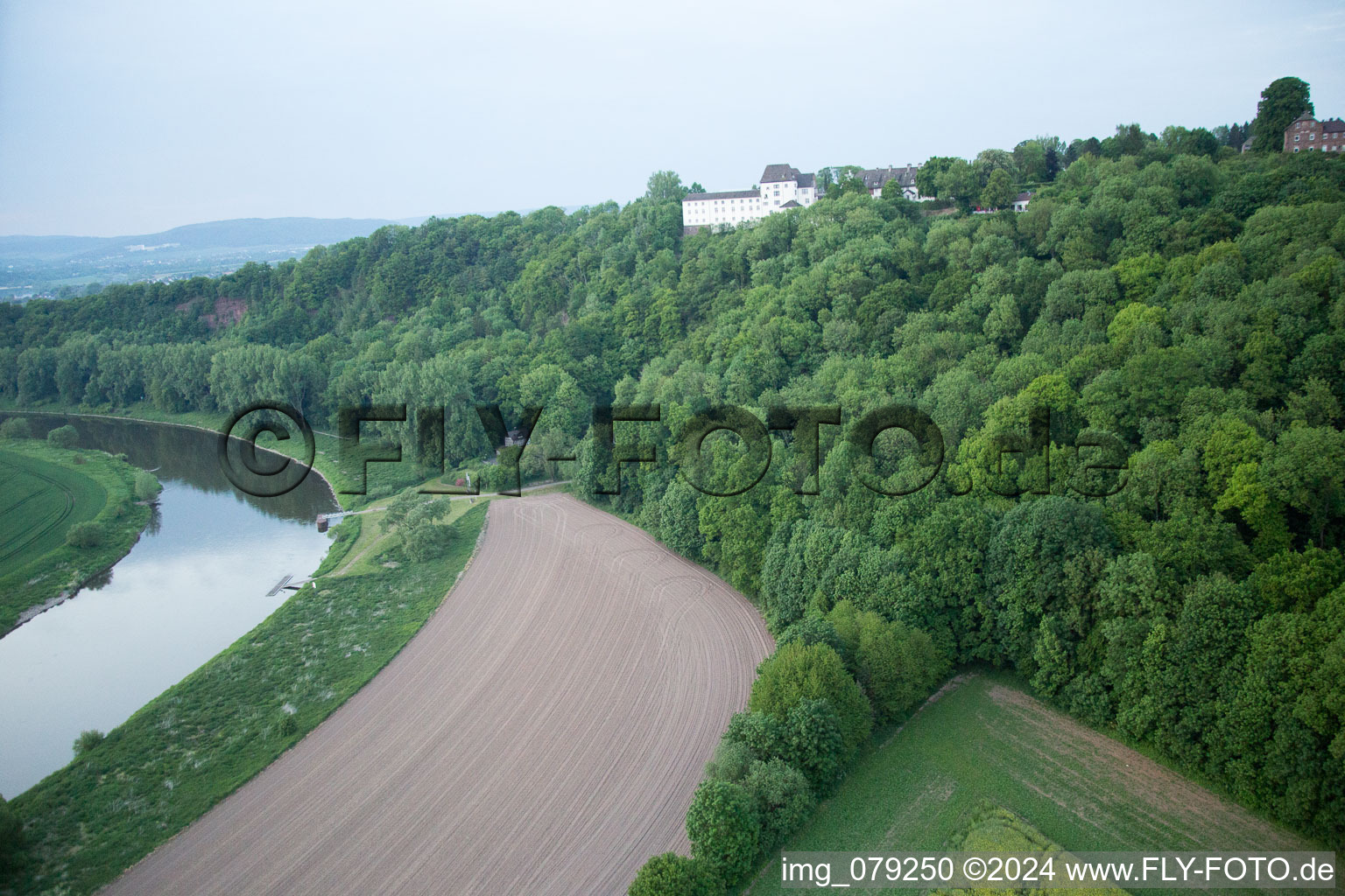 Vue aérienne de Fürstenberg dans le département Basse-Saxe, Allemagne