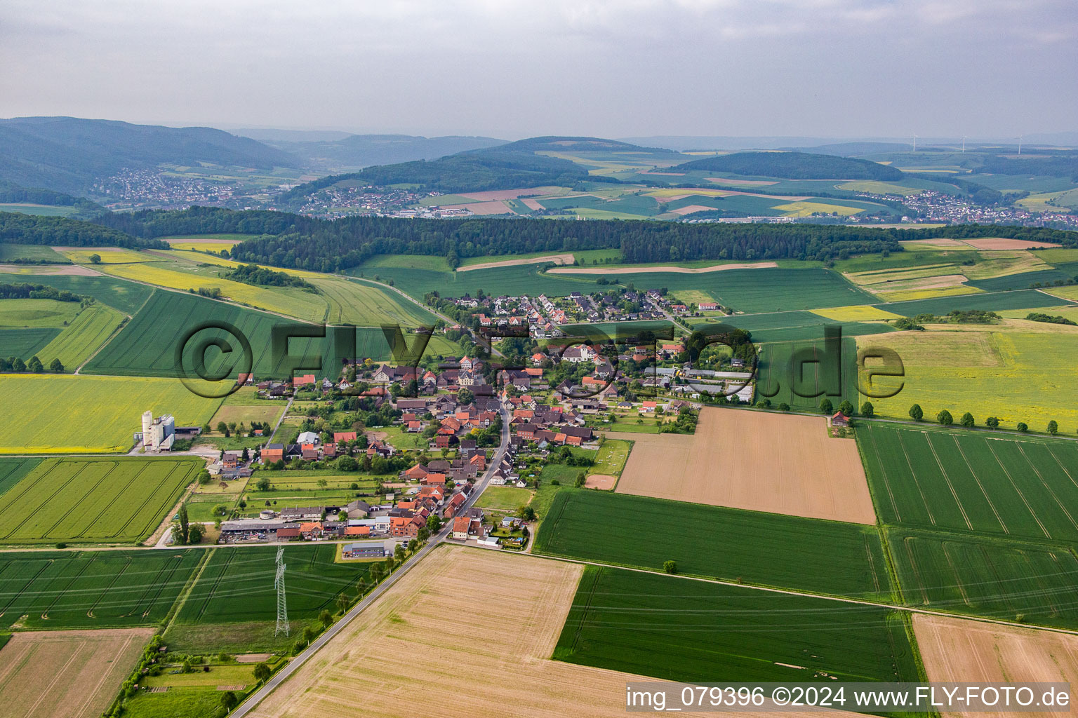 Vue aérienne de Du nord à Heyen dans le département Basse-Saxe, Allemagne