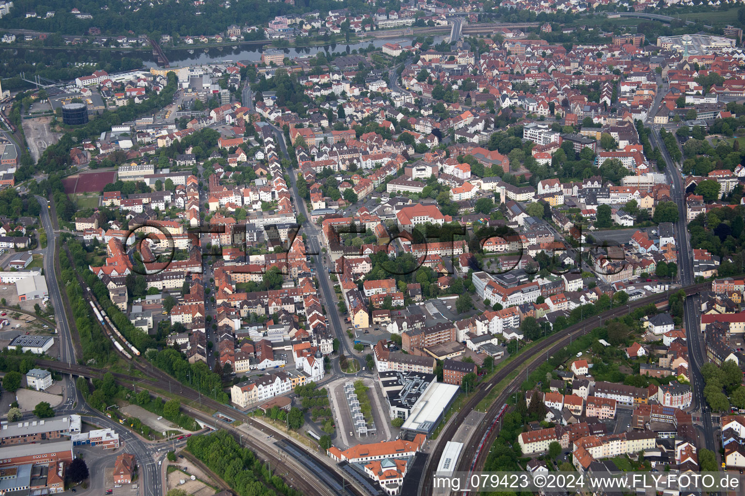 Vue aérienne de Tracé des rues Kaiserstrasse et Königstrasse à Hameln dans le département Basse-Saxe, Allemagne