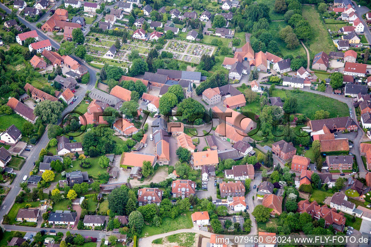 Vue aérienne de Zone de peuplement à le quartier Klein Berkel in Hameln dans le département Basse-Saxe, Allemagne