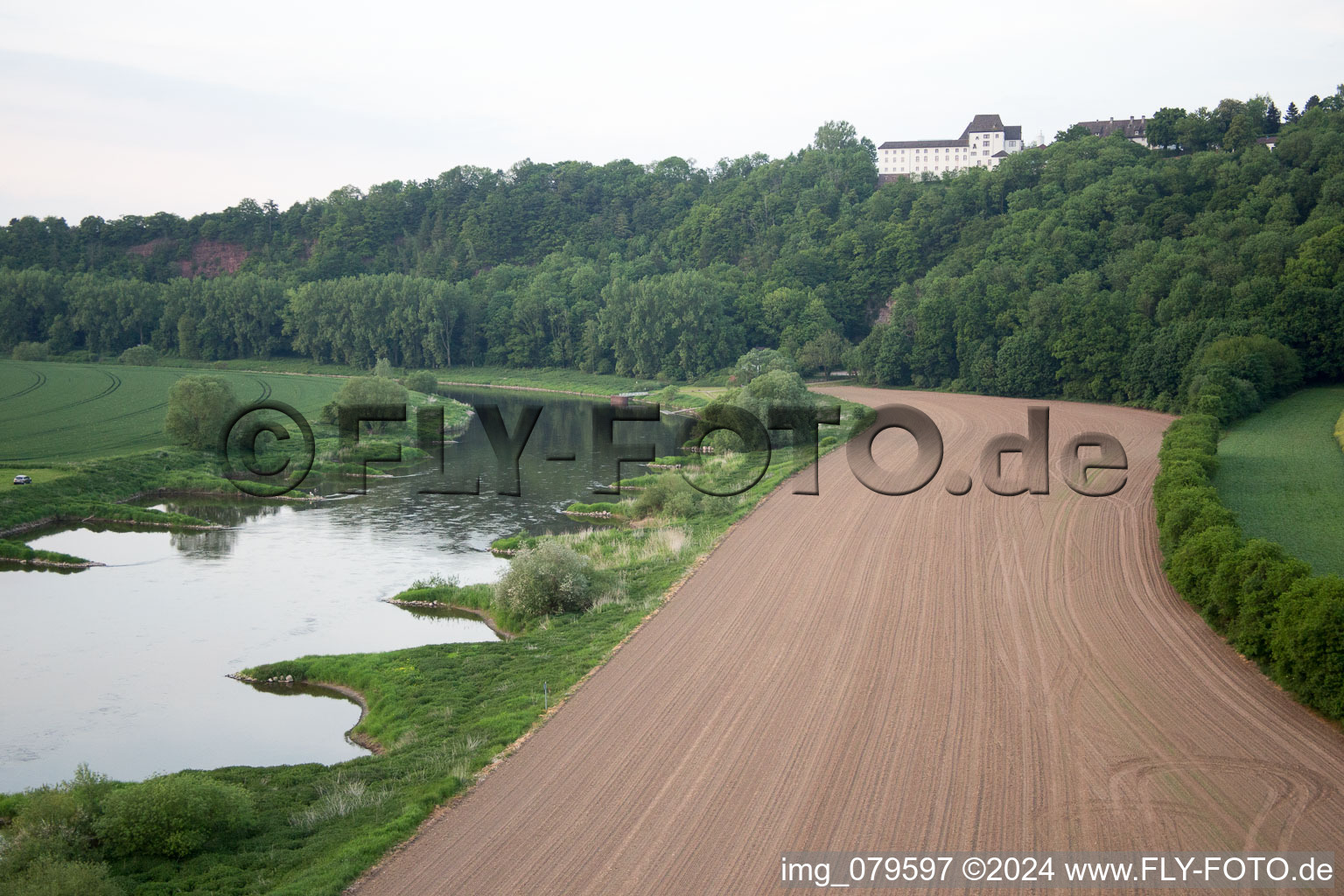 Vue d'oiseau de Fürstenberg dans le département Basse-Saxe, Allemagne