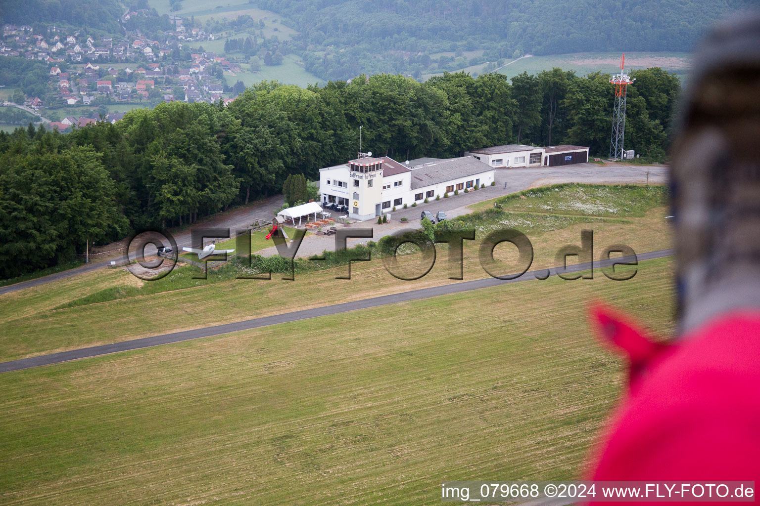 Vue aérienne de Aérodrome à Bad Pyrmont dans le département Basse-Saxe, Allemagne