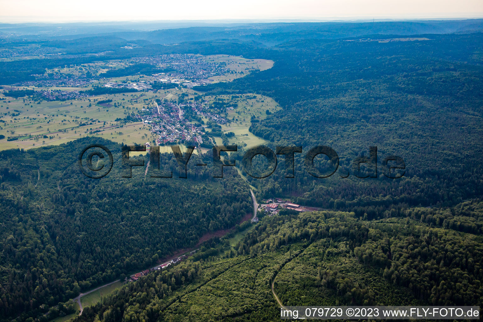 Vue aérienne de Quartier Langenalb in Straubenhardt dans le département Bade-Wurtemberg, Allemagne