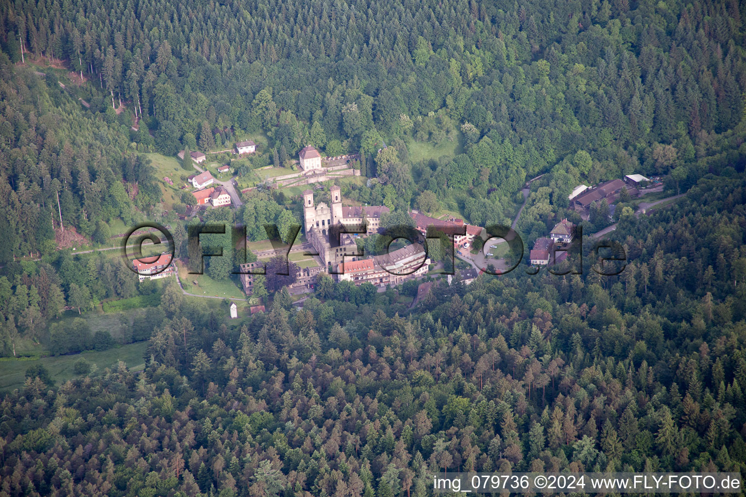 Vue oblique de Frauenalb dans le département Bade-Wurtemberg, Allemagne