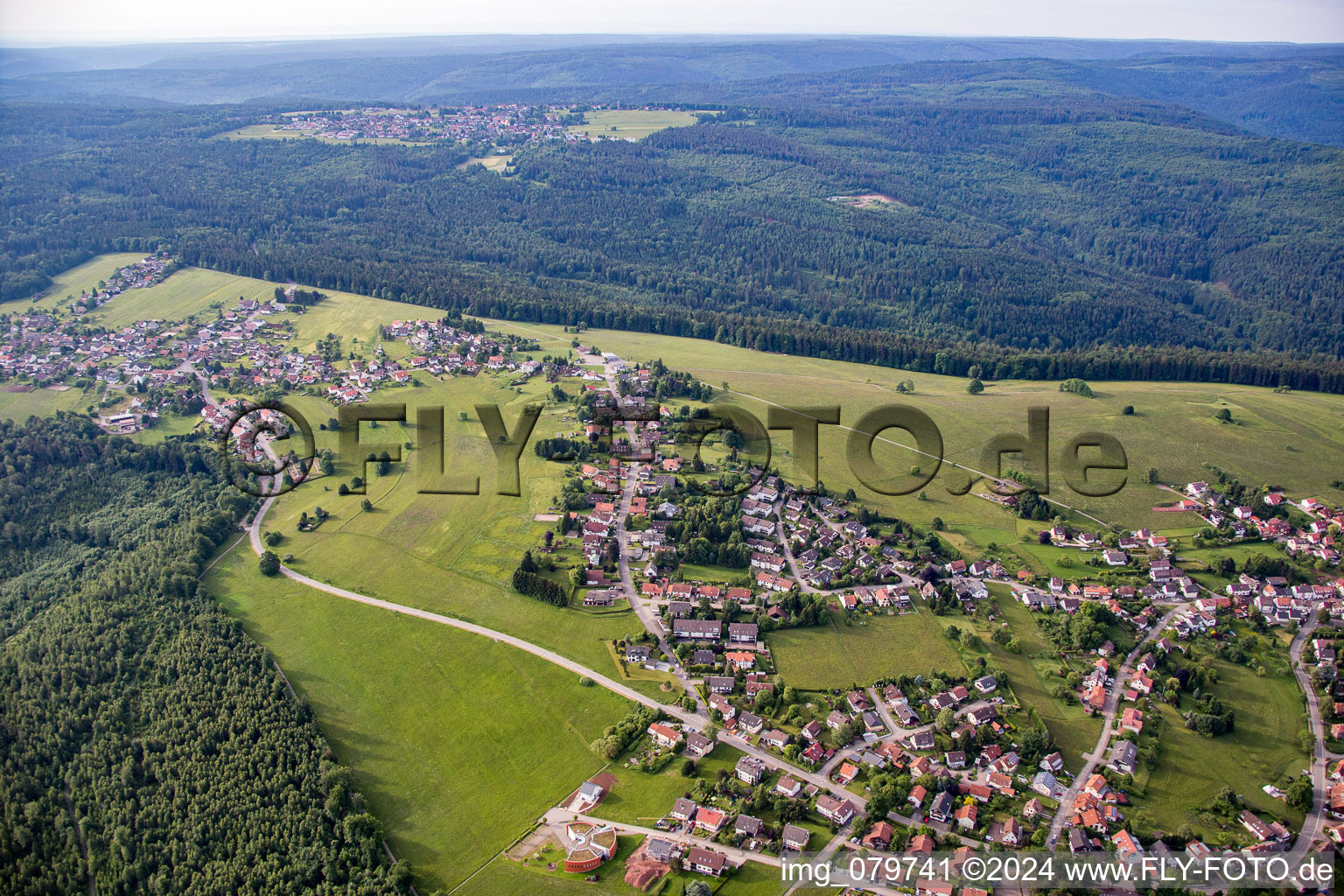 Vue aérienne de Quartier à le quartier Rotensol in Bad Herrenalb dans le département Bade-Wurtemberg, Allemagne