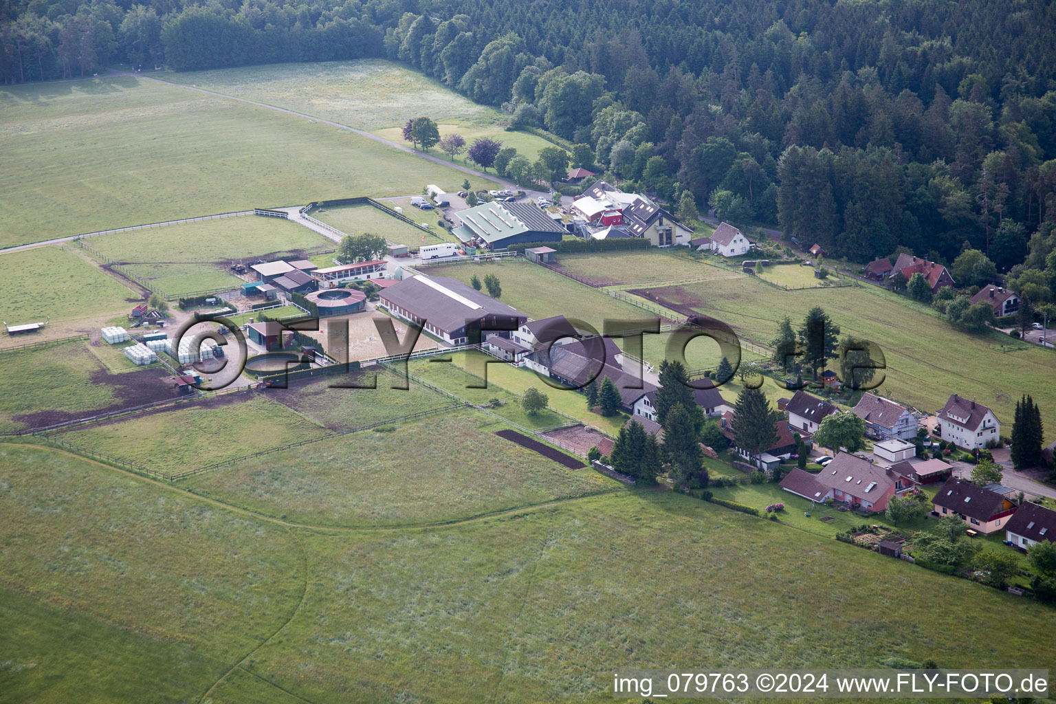 Image drone de Dobel dans le département Bade-Wurtemberg, Allemagne