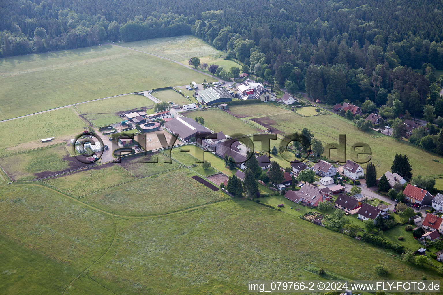 Dobel dans le département Bade-Wurtemberg, Allemagne vu d'un drone