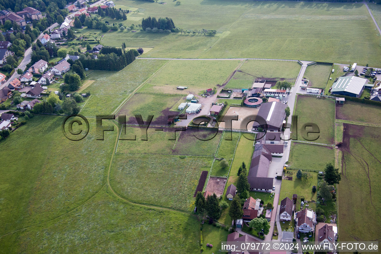 Goujon Dobel à Dobel dans le département Bade-Wurtemberg, Allemagne vue d'en haut