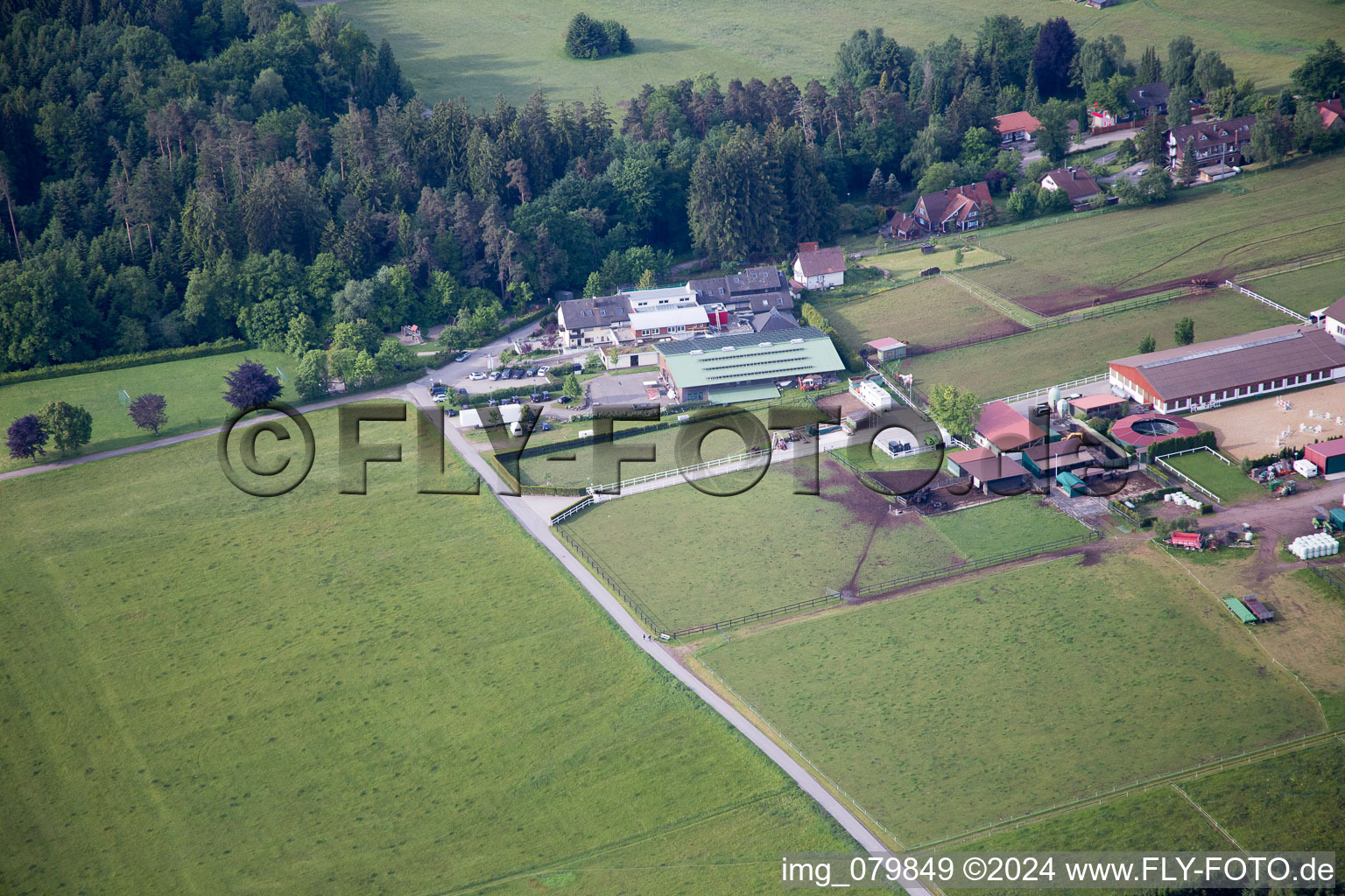 Vue oblique de Dobel dans le département Bade-Wurtemberg, Allemagne