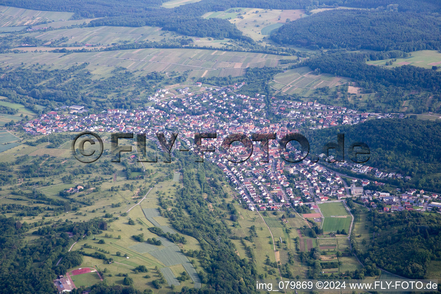 Vue aérienne de Keltern dans le département Bade-Wurtemberg, Allemagne