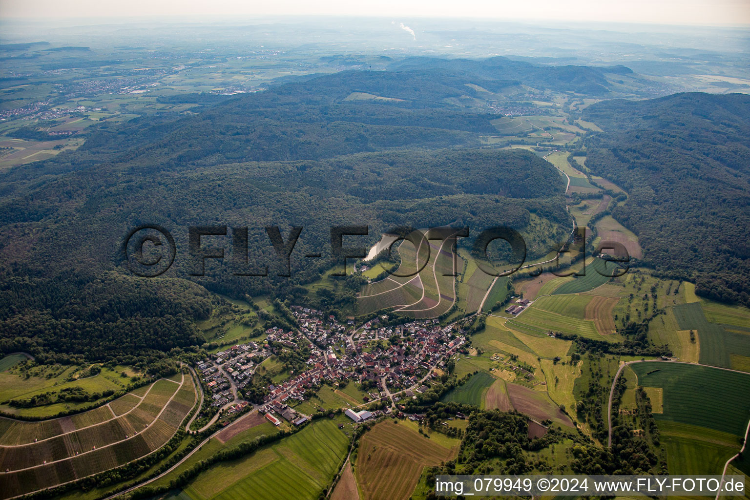 Vue aérienne de Quartier Häfnerhaslach in Sachsenheim dans le département Bade-Wurtemberg, Allemagne