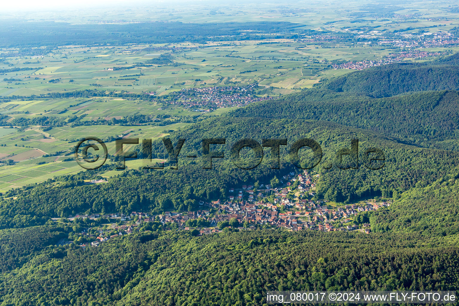 Enregistrement par drone de Dörrenbach dans le département Rhénanie-Palatinat, Allemagne