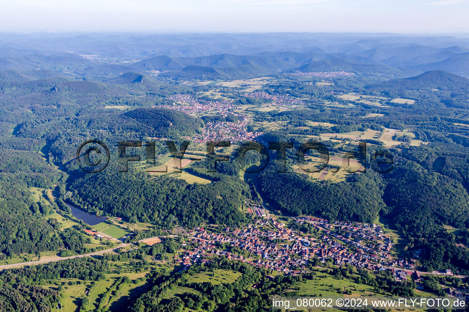 Vue aérienne de Dans la forêt du Palatinat à Silz dans le département Rhénanie-Palatinat, Allemagne