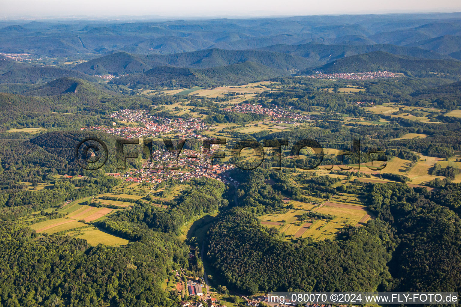 Vue aérienne de Quartier Stein in Gossersweiler-Stein dans le département Rhénanie-Palatinat, Allemagne